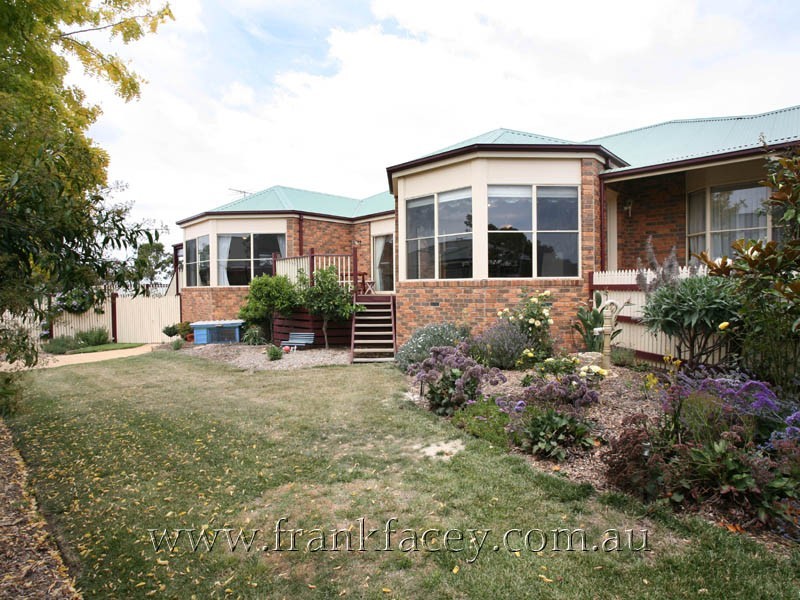 54-56 Marisa Crescent, Berwick VIC 3806