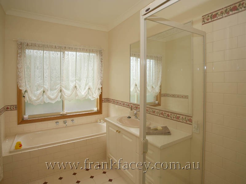 54-56 Marisa Crescent, Berwick VIC 3806