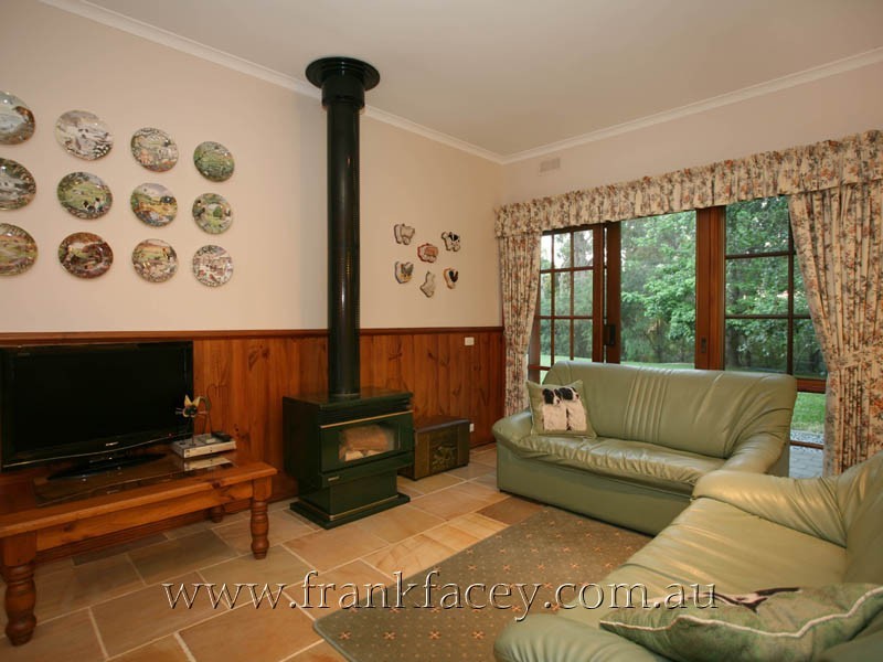 124 Stoney Creek Road, Beaconsfield Upper VIC 3808