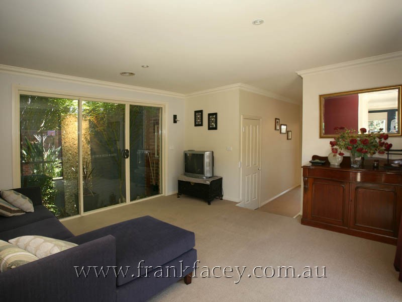 32 Wembley Drive, Berwick VIC 3806