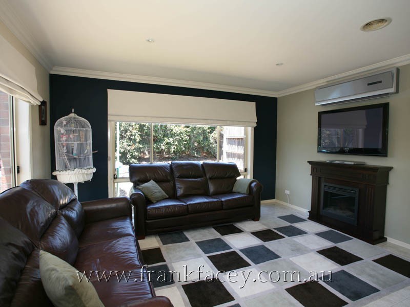 32 Wembley Drive, Berwick VIC 3806