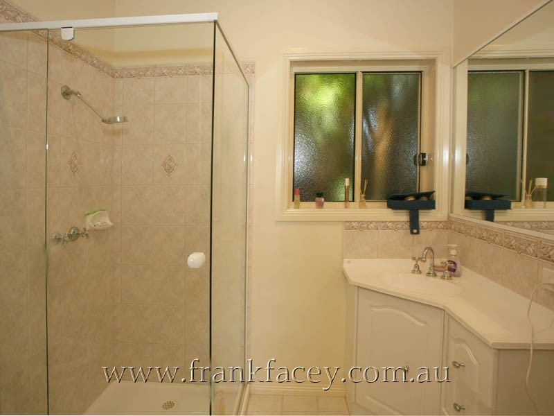 32 Wembley Drive, Berwick VIC 3806