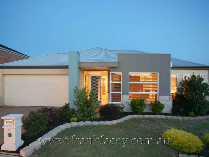 11 Belmont Road, Berwick VIC 3806
