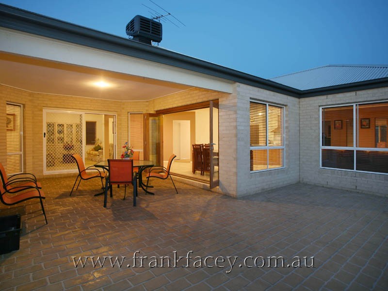 11 Belmont Road, Berwick VIC 3806