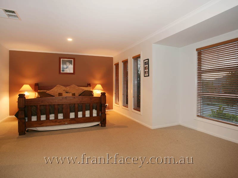 11 Belmont Road, Berwick VIC 3806