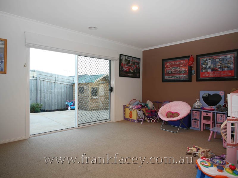 11 Belmont Road, Berwick VIC 3806