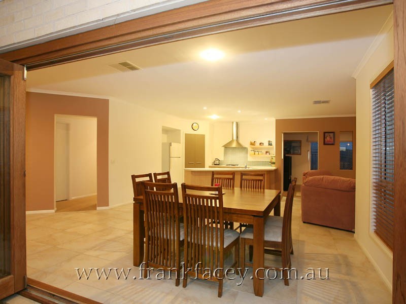 11 Belmont Road, Berwick VIC 3806