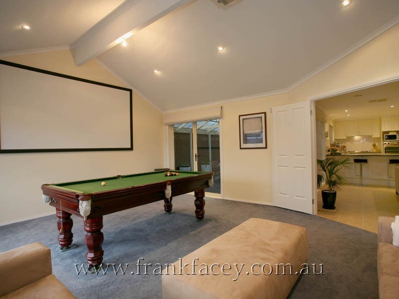 15 Riverglen Road, Berwick VIC 3806