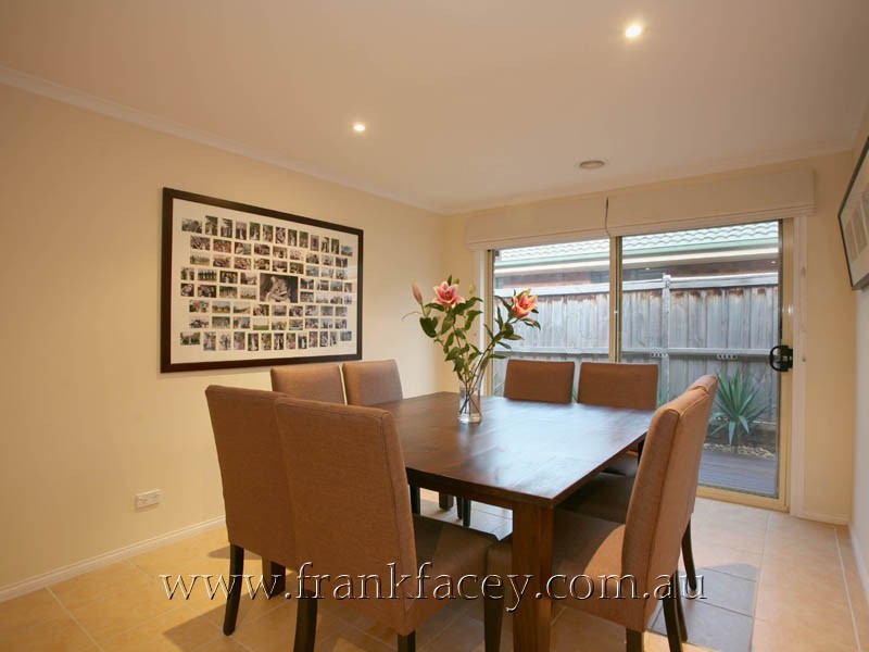 15 Riverglen Road, Berwick VIC 3806