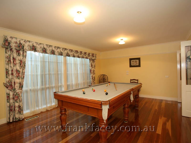 10 Kirkham Court, Berwick VIC 3806