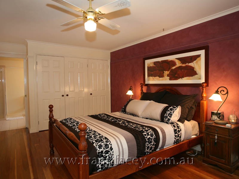 10 Kirkham Court, Berwick VIC 3806