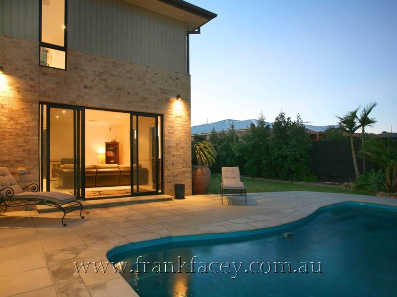 4 Canberra Avenue, Berwick VIC 3806