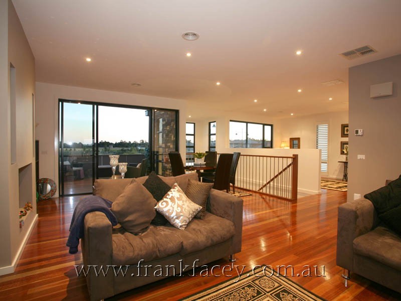 4 Canberra Avenue, Berwick VIC 3806