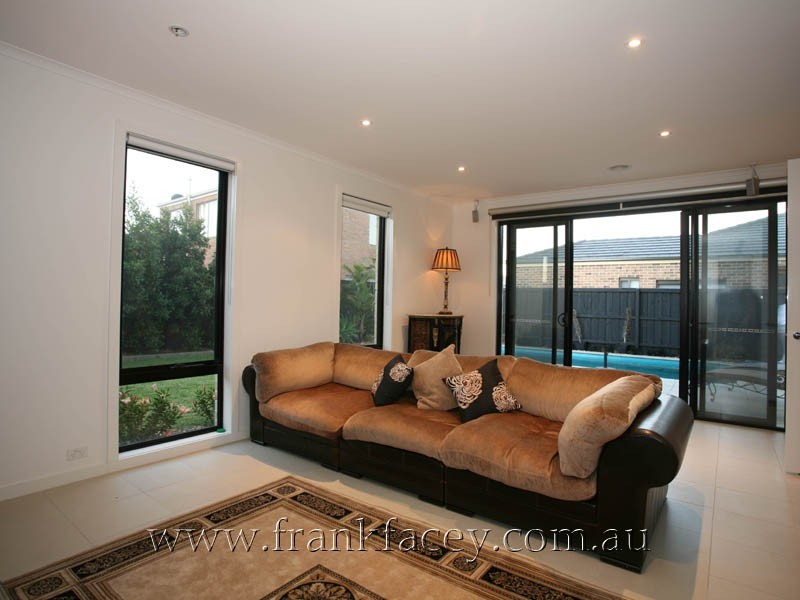 4 Canberra Avenue, Berwick VIC 3806