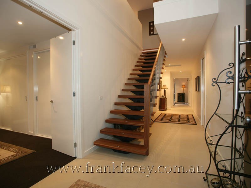 4 Canberra Avenue, Berwick VIC 3806