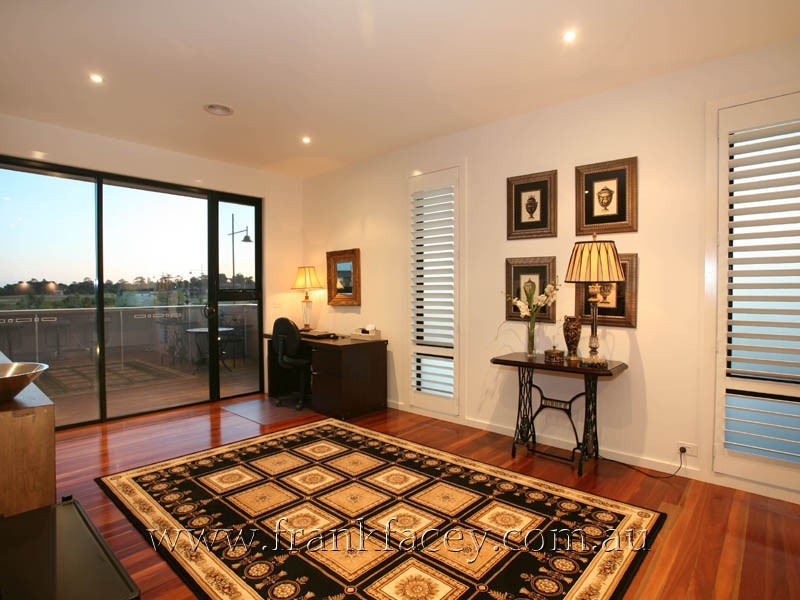 4 Canberra Avenue, Berwick VIC 3806