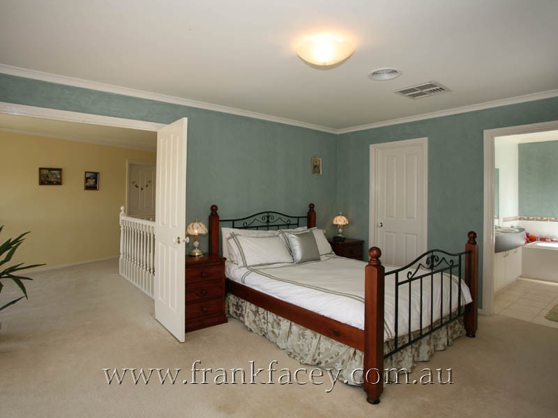 56 Littlecroft Avenue, Narre Warren South VIC 3805