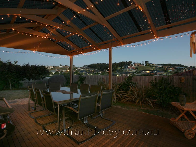 8 Coronel Way, Beaconsfield VIC 3807