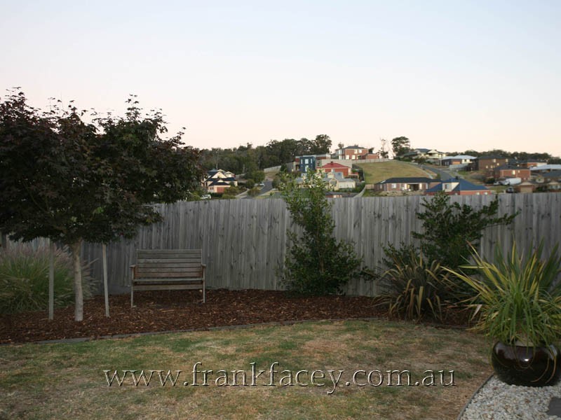 8 Coronel Way, Beaconsfield VIC 3807