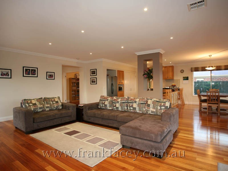 19 Hobart Avenue, Berwick VIC 3806