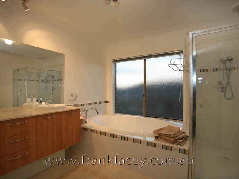 19 Hobart Avenue, Berwick VIC 3806