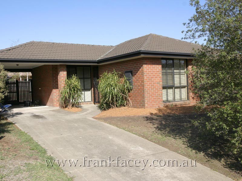 1 Marlesford Crescent, Berwick VIC 3806