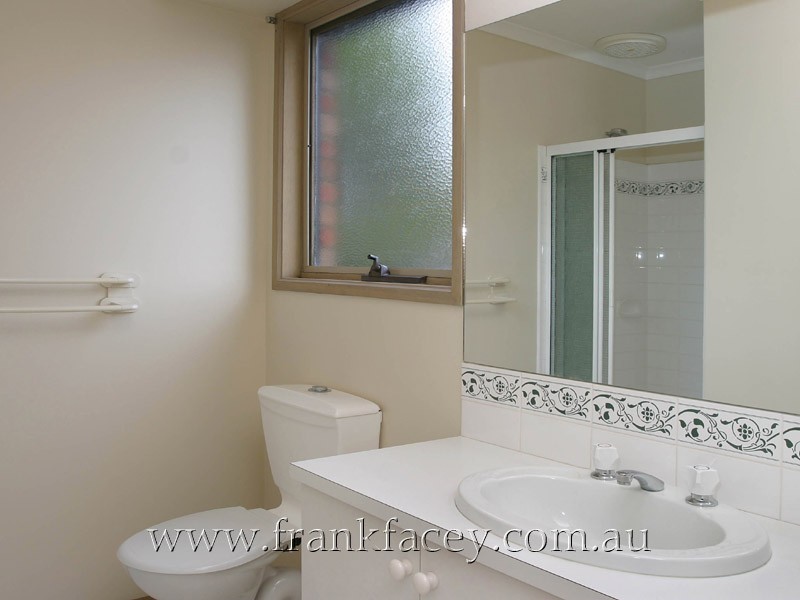 1 Marlesford Crescent, Berwick VIC 3806