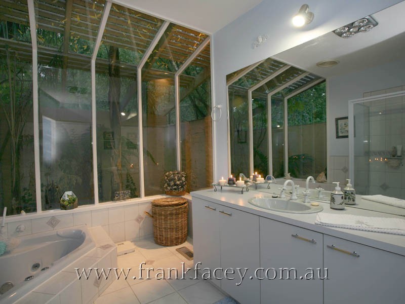 46 Beaconsfield-Emerald Road, Beaconsfield Upper VIC 3808