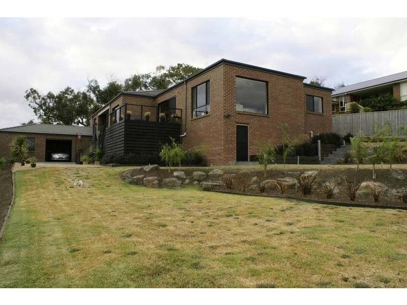 19 Tranquility Place, Beaconsfield VIC 3807
