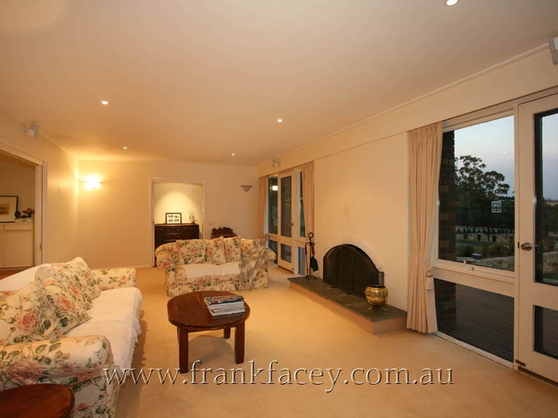 70 Hayseys Road, Narre Warren East VIC 3804