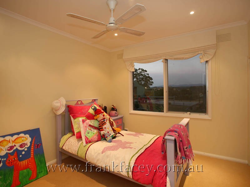 70 Hayseys Road, Narre Warren East VIC 3804