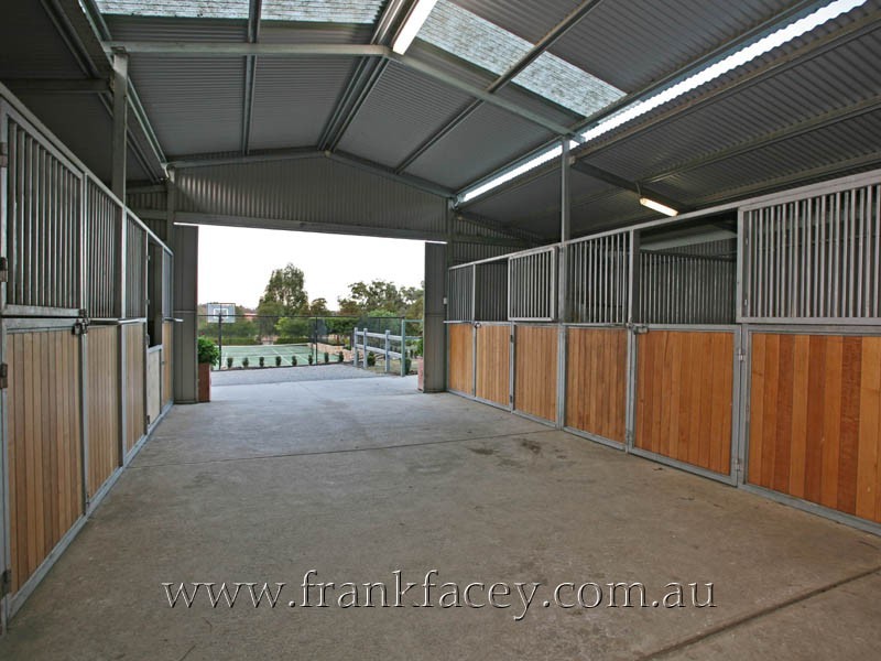 70 Hayseys Road, Narre Warren East VIC 3804