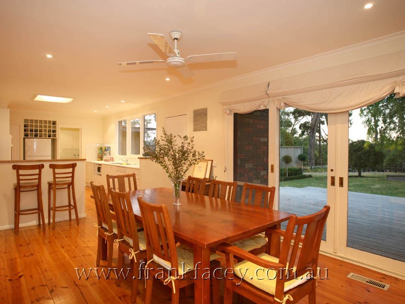 70 Hayseys Road, Narre Warren East VIC 3804