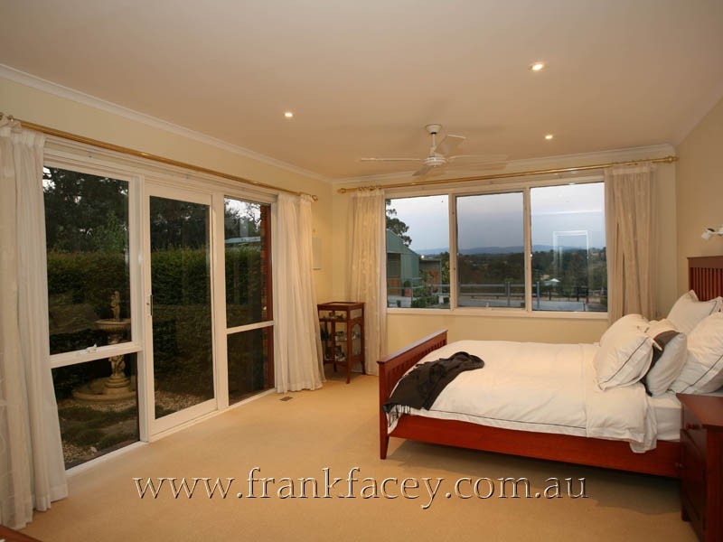 70 Hayseys Road, Narre Warren East VIC 3804