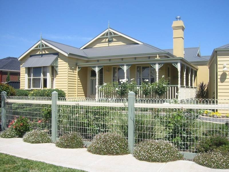 5 Ros Way, Berwick VIC 3806