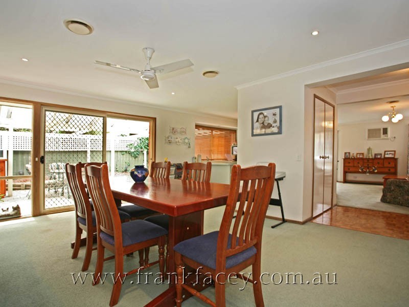 49 Hedgeley Drive, Berwick VIC 3806