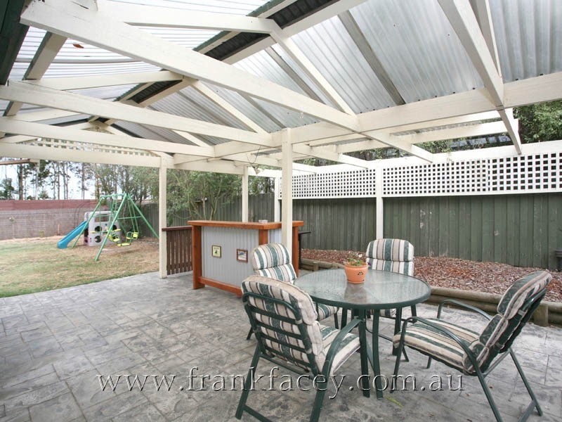 49 Hedgeley Drive, Berwick VIC 3806