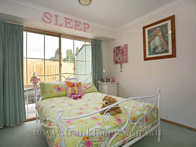 49 Hedgeley Drive, Berwick VIC 3806