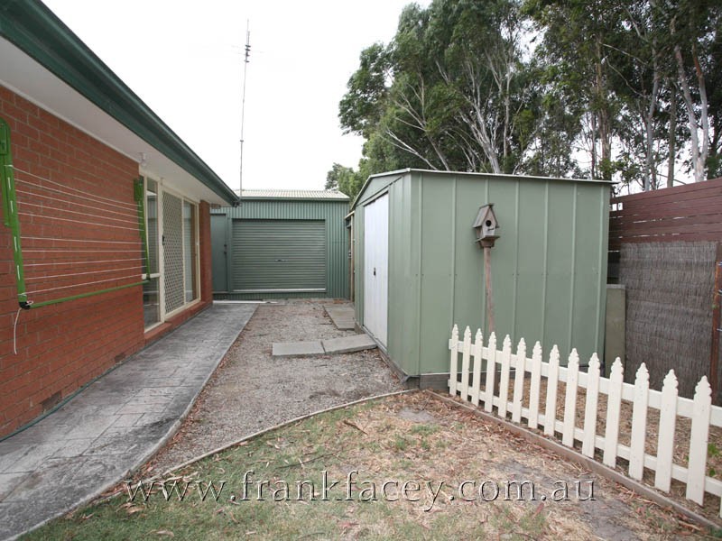49 Hedgeley Drive, Berwick VIC 3806