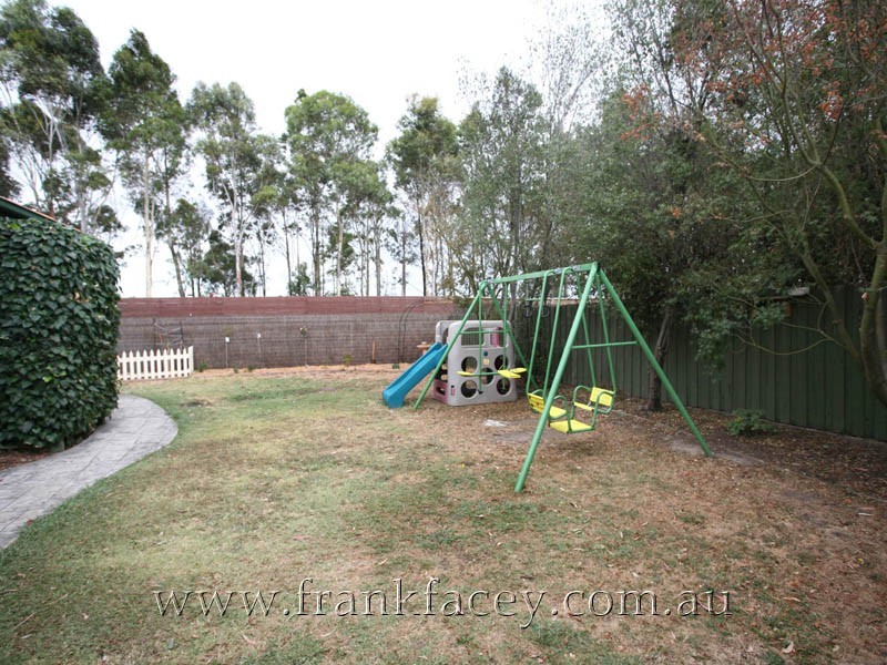 49 Hedgeley Drive, Berwick VIC 3806