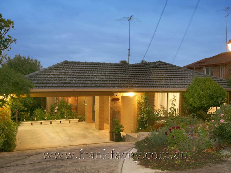 21 Kramer Drive, Berwick VIC 3806