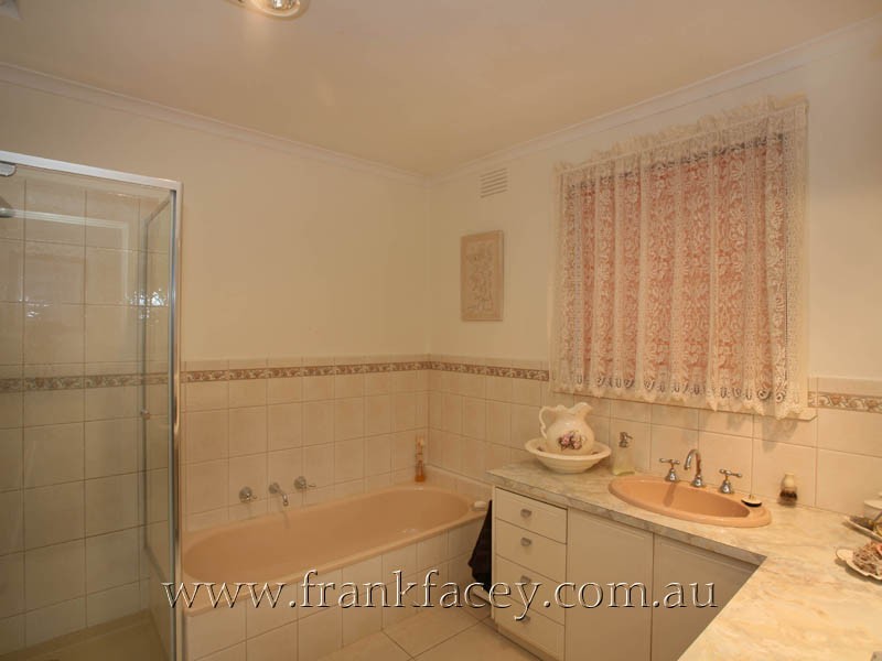 21 Kramer Drive, Berwick VIC 3806