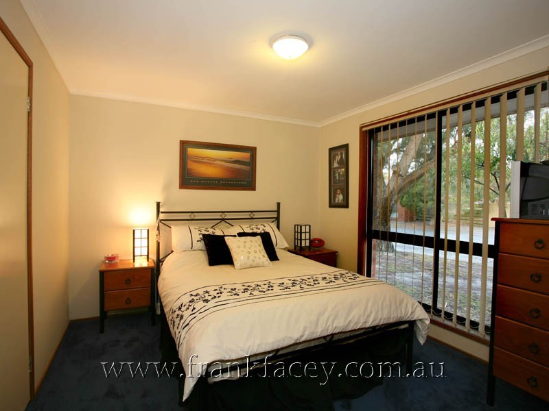 2/81 Princes Highway, Beaconsfield VIC 3807