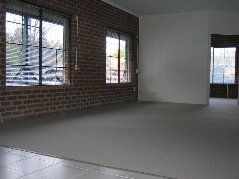 3/27 McBride Street, Cockatoo VIC 3781