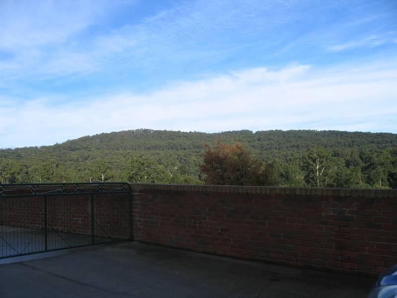 3/27 McBride Street, Cockatoo VIC 3781