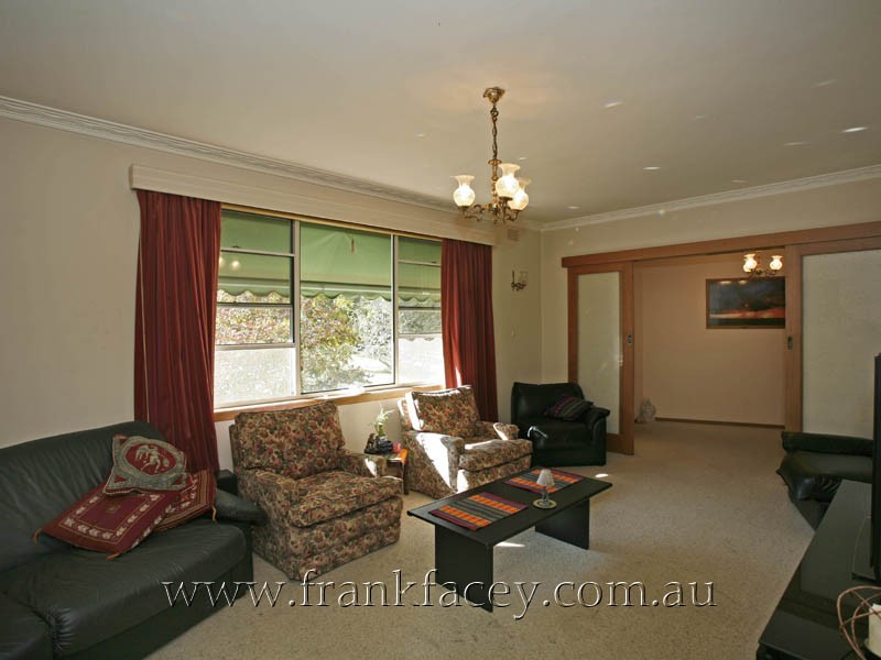 1 Linton Court, Berwick VIC 3806