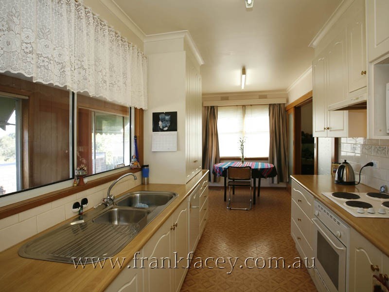 1 Linton Court, Berwick VIC 3806