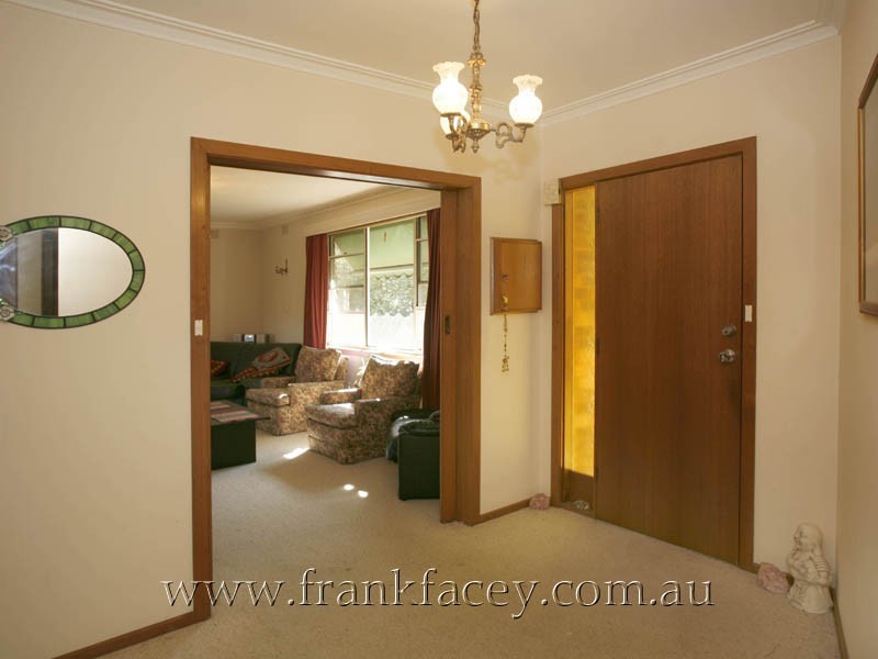 1 Linton Court, Berwick VIC 3806