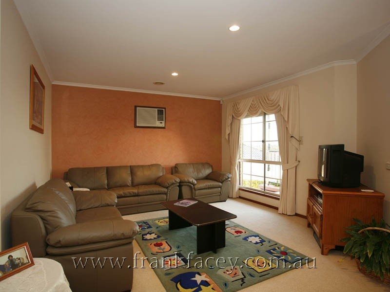 33 Lasiandra Circuit, Narre Warren VIC 3805