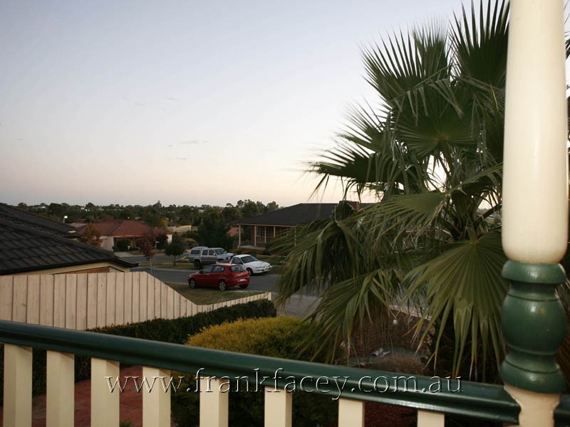33 Lasiandra Circuit, Narre Warren VIC 3805